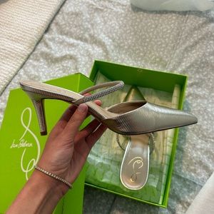 sam edelman verity pointed toe mule in platinum. Never worn. New with box.